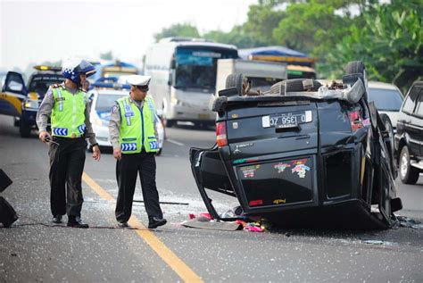 kecelakaan mobil di indonesia